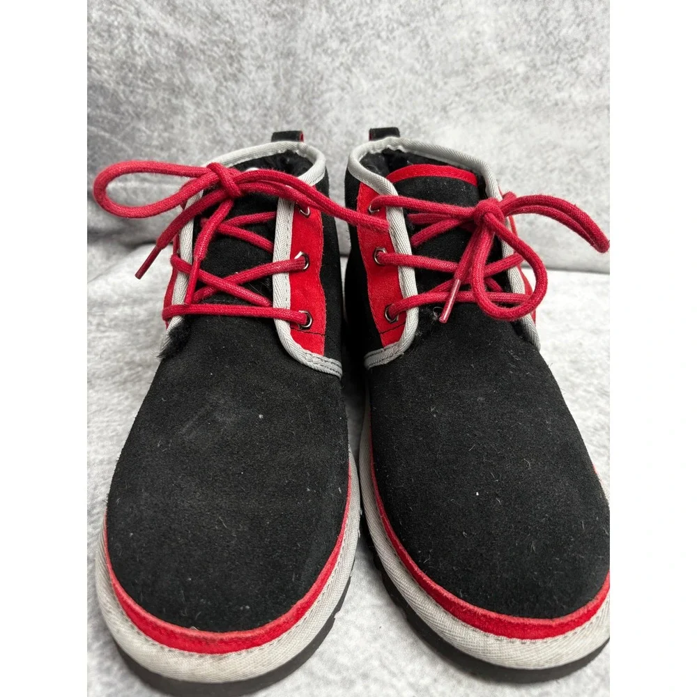 UGG Men's Neumel Black Red Gray Sherpa Lined Suede Chukka‎ Boots Size 8